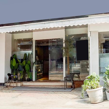 ホテル Super Townhouse Khar The Unicontinental ムンバイ エクステリア 写真