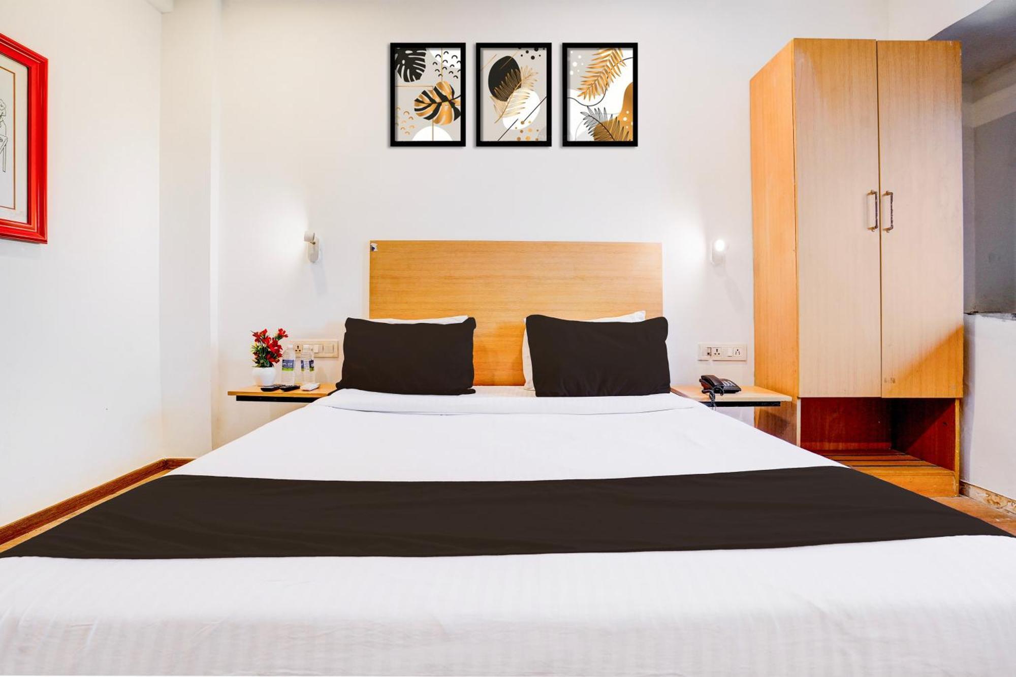 ホテル Super Townhouse Khar The Unicontinental ムンバイ エクステリア 写真